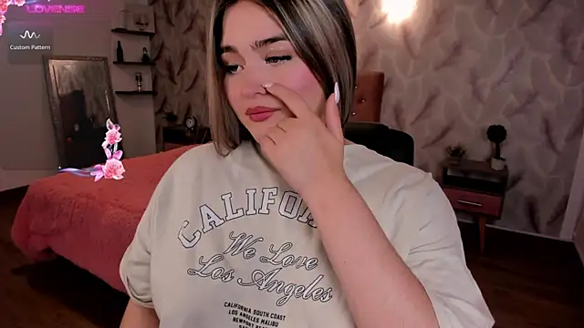 Snapshot of cattaleya___ chatting on 10/10/25, 03:27 cattaleya online show from 10/10/25, 03:27