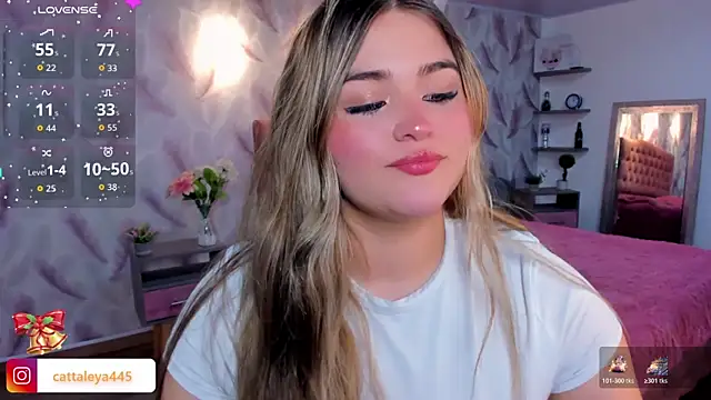 Snapshot of cattaleya___ chatting on 11/22/25, 02:43 cattaleya online show from 11/22/25, 02:43