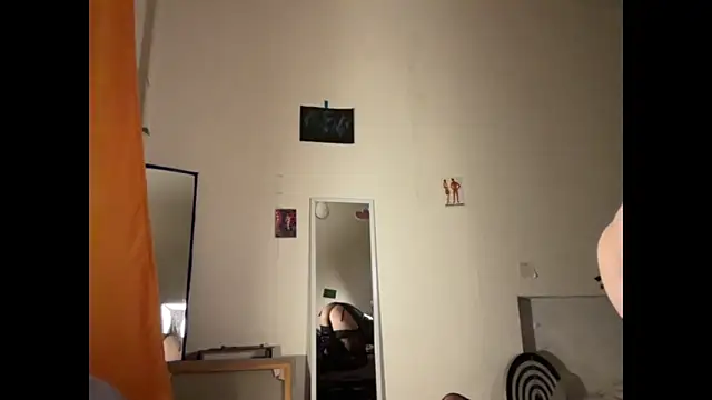 MikkyMoony online show from 11/01/25, 06:54