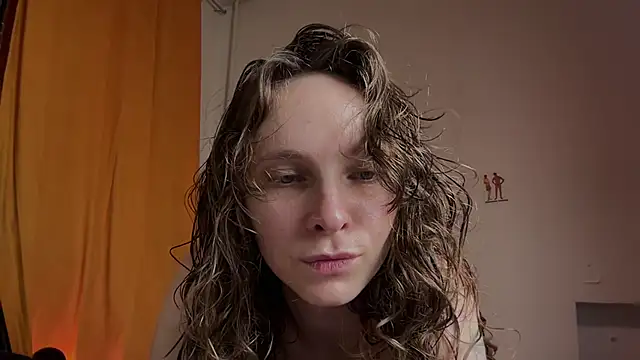 MikkyMoony online show from 11/21/25, 01:32