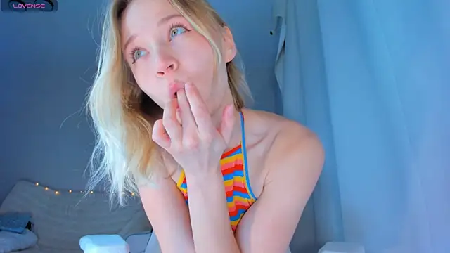 Snapshot of JennyWoody chatting on 11/23/25, 02:33 JennyWoody online show from 11/23/25, 02:33