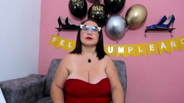 Snapshot of Karo_11_ chatting on 10/29/25, 08:38 Karo 11 online show from 10/29/25, 08:38