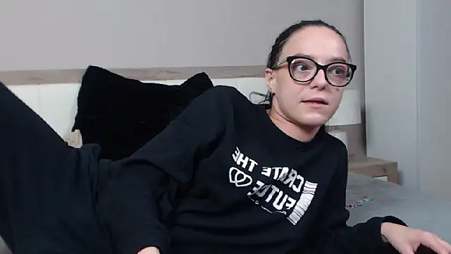 Snapshot of IzabelllNoir chatting on 03/19/25, 12:34 IzabelllNoir online show from 03/19/25, 12:34