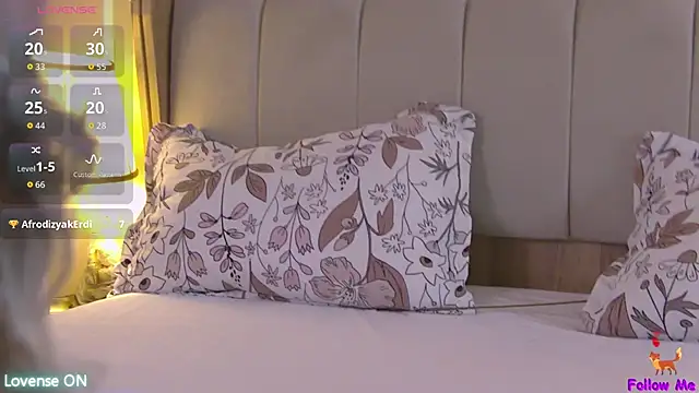 SerenaBennet online show from 11/21/25, 11:53