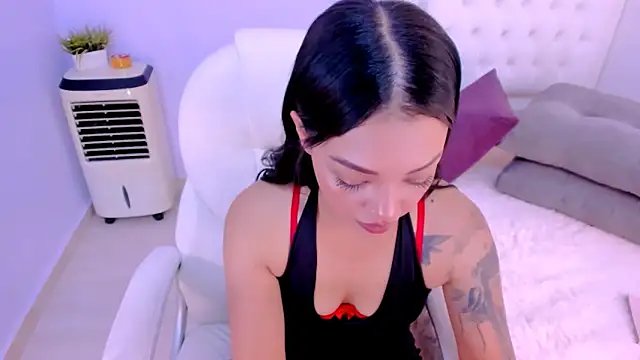 Sara LipsX online show from 02/22/25, 08:42