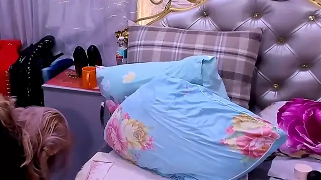 Hornystepmom29 online show from 10/08/25, 04:10