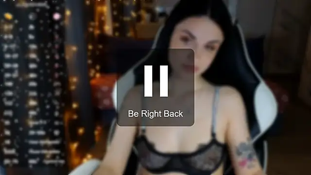 Mary   Moore online show from 01/15/25, 10:06