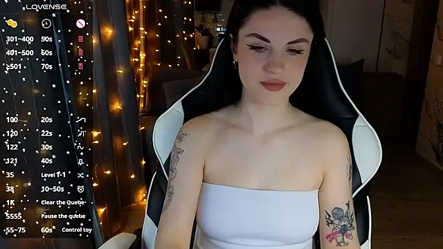 Mary   Moore online show from 02/12/25, 02:14