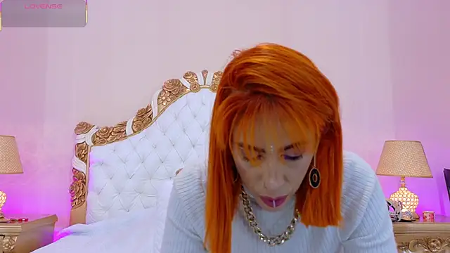 AdelinaVans online show from 10/10/25, 11:42