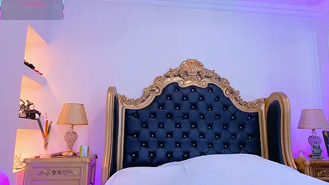 AdelinaVans online show from 10/29/25, 11:23