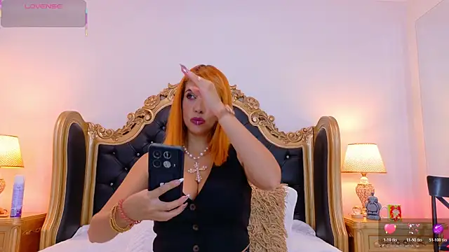 AdelinaVans online show from 11/17/25, 12:33