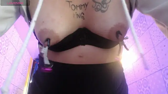 vitoria23  online show from 03/12/25, 04:13