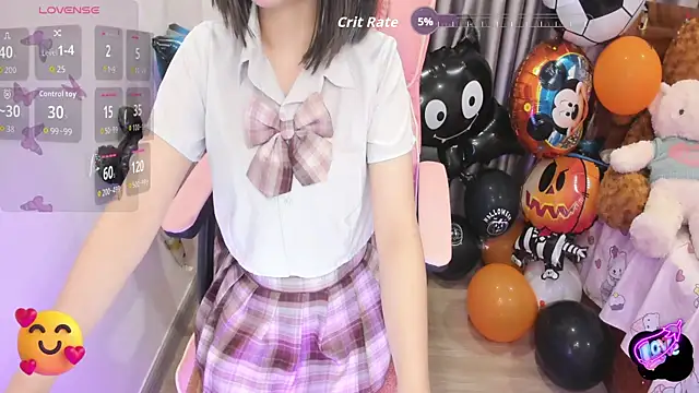 Snapshot of Yuka_Chan chatting on 10/31/25, 12:50 Yuka Chan online show from 10/31/25, 12:50