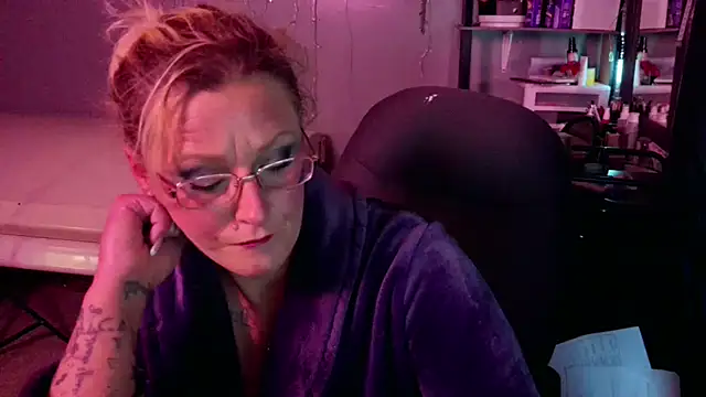 Snapshot of Lisalovely6981 chatting on 01/26/25, 10:24 Lisalovely6981 online show from 01/26/25, 10:24