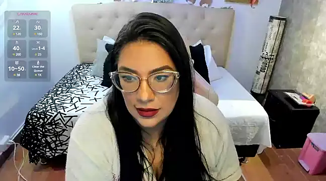 Snapshot of Daring__natasha_ chatting on 12/28/24, 04:19 Daring natasha online show from 12/28/24, 04:19