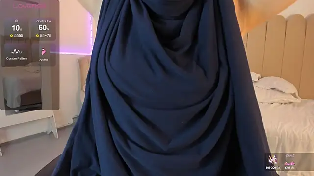 anna-henao online show from 12/14/24, 12:33