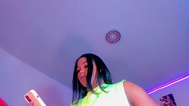 Snapshot of naomy__xx chatting on 03/08/25, 10:24 naomy xx online show from 03/08/25, 10:24