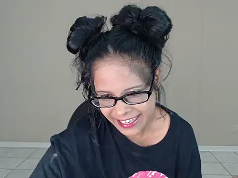 Snapshot of TaylorLove69 chatting on 01/27/25, 09:33 TaylorLove69 online show from 01/27/25, 09:33