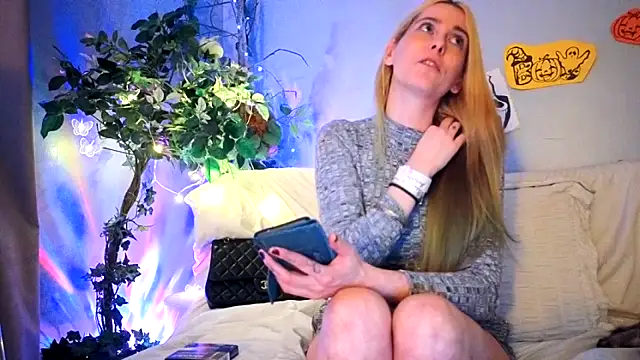 CanadianBeaver6969 online show from 10/17/25, 09:56