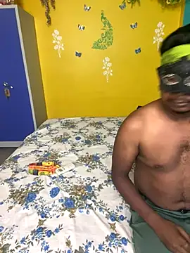 Snapshot of OrgsmMust chatting on 10/18/25, 06:30 OrgsmMust online show from 10/18/25, 06:30