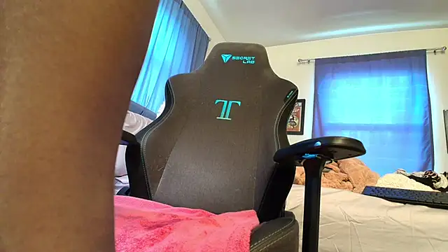 Snapshot of TSCassandraLove chatting on 03/20/25, 05:36 TSCassandraLove online show from 03/20/25, 05:36