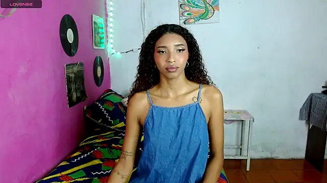 Snapshot of sensitive_brunette chatting on 01/13/25, 11:27 sensitive brunette online show from 01/13/25, 11:27