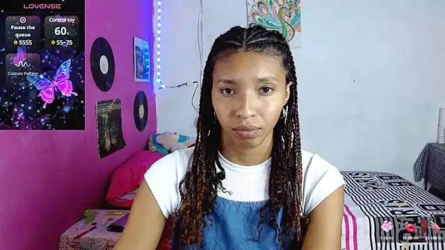 Snapshot of sensitive_brunette chatting on 02/05/25, 11:28 sensitive brunette online show from 02/05/25, 11:28