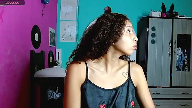 Snapshot of sensitive_brunette chatting on 10/02/25, 11:56 sensitive brunette online show from 10/02/25, 11:56