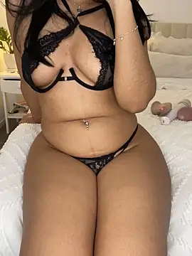 Snapshot of Exotic-mia chatting on 01/22/25, 05:37 Exotic-mia online show from 01/22/25, 05:37