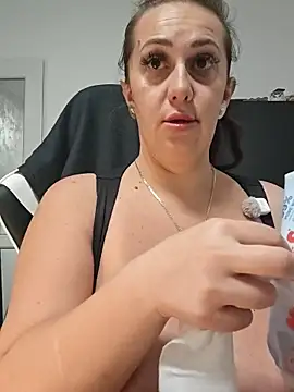 AvaLloyd online show from 11/19/25, 02:55