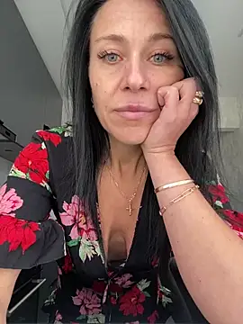 Snapshot of CuteNata chatting on 10/09/25, 11:52 CuteNata online show from 10/09/25, 11:52