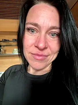 Snapshot of CuteNata chatting on 11/15/25, 11:07 CuteNata online show from 11/15/25, 11:07