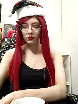 Snapshot of ElliMoor chatting on 12/15/24, 01:00 ElliMoor online show from 12/15/24, 01:00