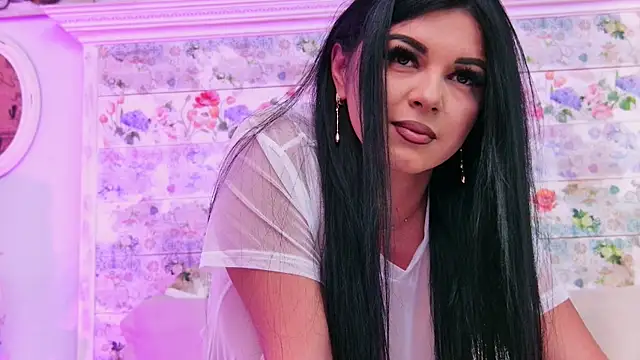 EmilyColle  online show from 11/12/25, 07:35