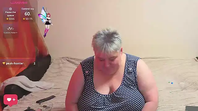 Snapshot of Baunti5555 chatting on 11/15/25, 08:22 Baunti5555 online show from 11/15/25, 08:22