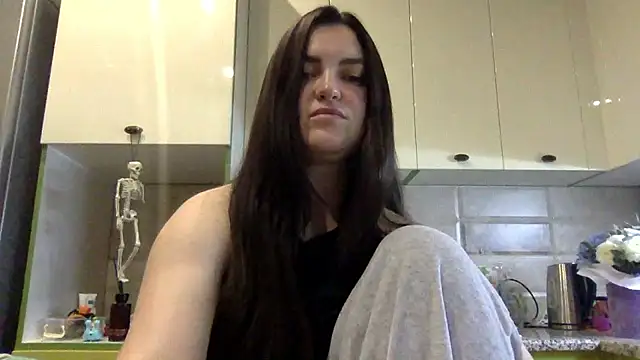 Karolina llove online show from 10/06/25, 07:44