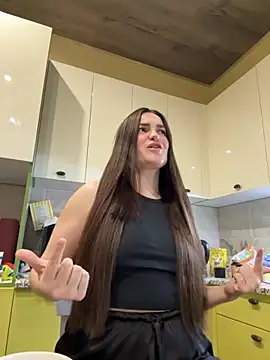 Karolina llove online show from 11/18/25, 11:59