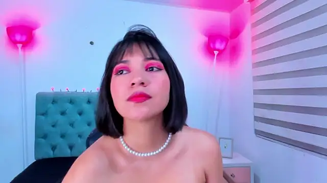 Snapshot of lina_bedoya_ chatting on 01/16/25, 11:37 lina bedoya online show from 01/16/25, 11:37