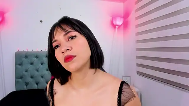 Snapshot of lina_bedoya_ chatting on 01/21/25, 11:46 lina bedoya online show from 01/21/25, 11:46