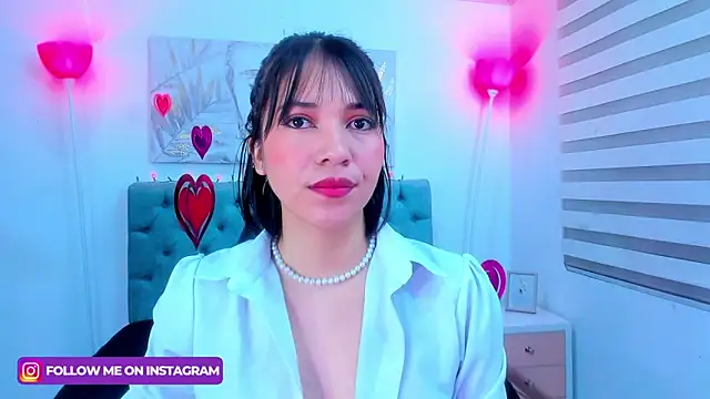 Snapshot of lina_bedoya_ chatting on 02/12/25, 12:01 lina bedoya online show from 02/12/25, 12:01