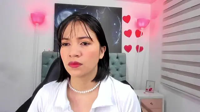 Snapshot of lina_bedoya_ chatting on 03/11/25, 11:44 lina bedoya online show from 03/11/25, 11:44