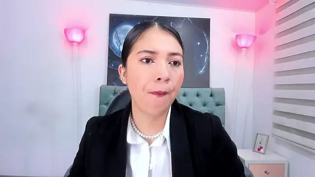 Snapshot of lina_bedoya_ chatting on 03/19/25, 11:39 lina bedoya online show from 03/19/25, 11:39