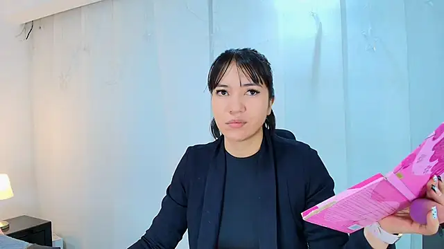 Snapshot of lina_bedoya_ chatting on 09/20/25, 11:44 lina bedoya online show from 09/20/25, 11:44