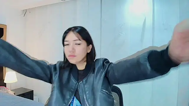 Snapshot of lina_bedoya_ chatting on 10/02/25, 11:39 lina bedoya online show from 10/02/25, 11:39