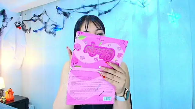 Snapshot of lina_bedoya_ chatting on 10/25/25, 11:40 lina bedoya online show from 10/25/25, 11:40