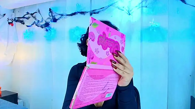 Snapshot of lina_bedoya_ chatting on 11/07/25, 11:32 lina bedoya online show from 11/07/25, 11:32