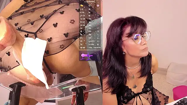 Snapshot of Ahytanna chatting on 10/26/25, 04:40 Ahytanna online show from 10/26/25, 04:40