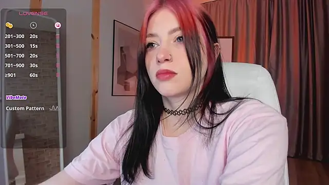 Snapshot of arielabradberry chatting on 01/20/25, 03:50 arielabradberry online show from 01/20/25, 03:50