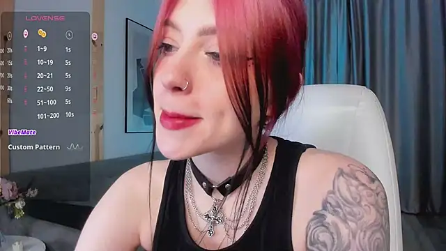 Snapshot of arielabradberry chatting on 03/19/25, 06:23 arielabradberry online show from 03/19/25, 06:23