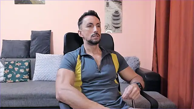 HotHunkTrainer online show from 01/05/25, 09:48